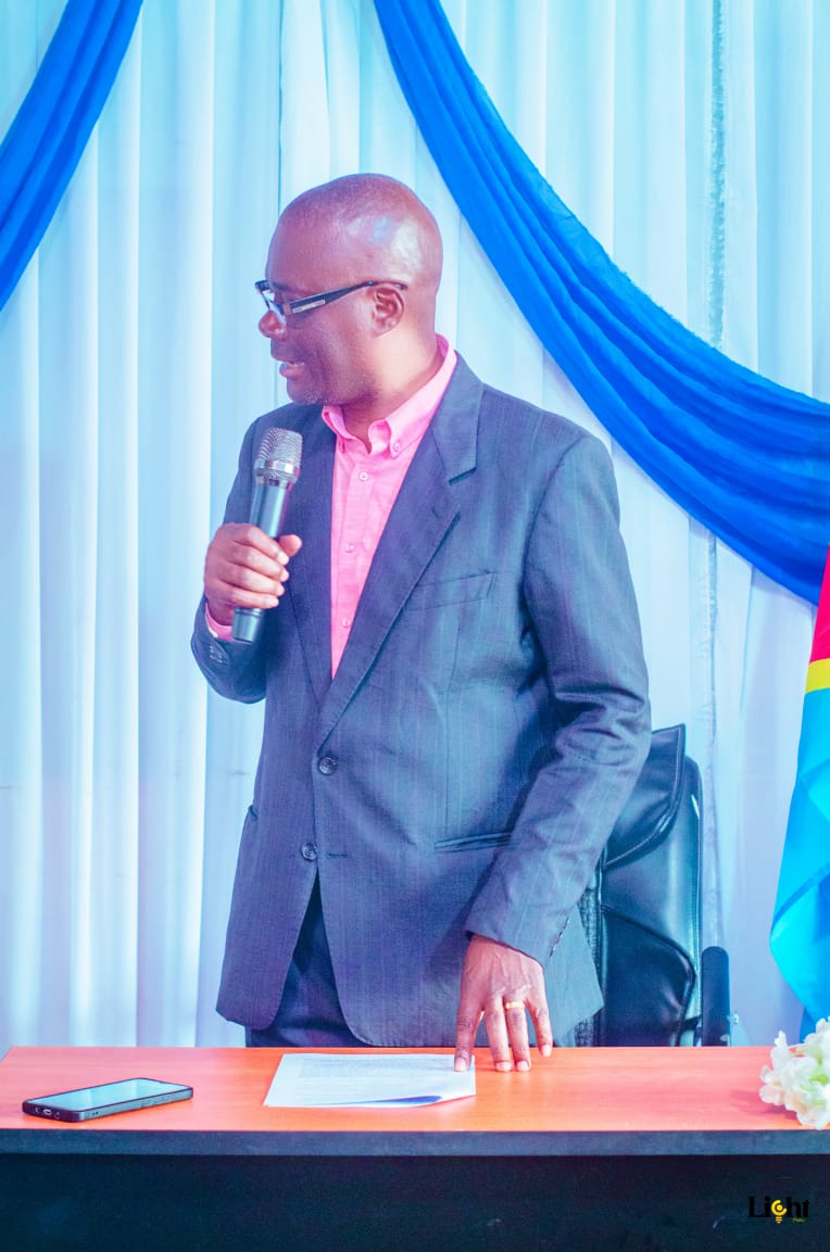 Lire la suite à propos de l’article UCC Don Akam : le professeur Arnold MUSHIETE OLES AYEM prend ses fonctions de secrétaire général académique